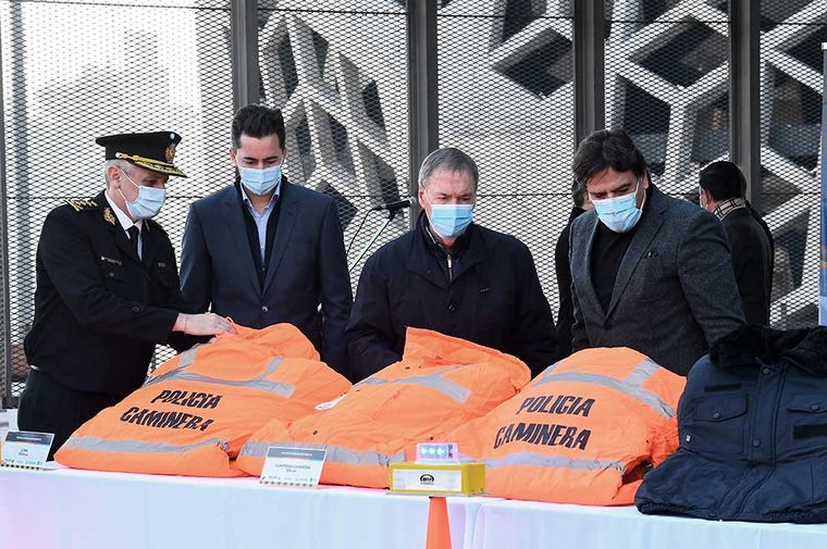 Schiaretti entregó equipamento a la Policía