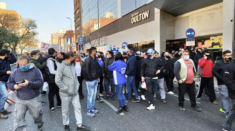 UTA se moviliza en Córdoba en rechazo a la Ley de Emergencia