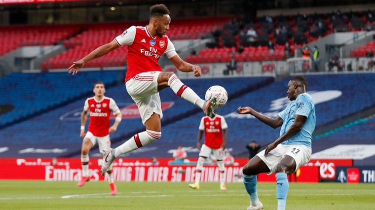Arsenal eliminó a Manchester City y es finalista de la FACup de Inglaterra.