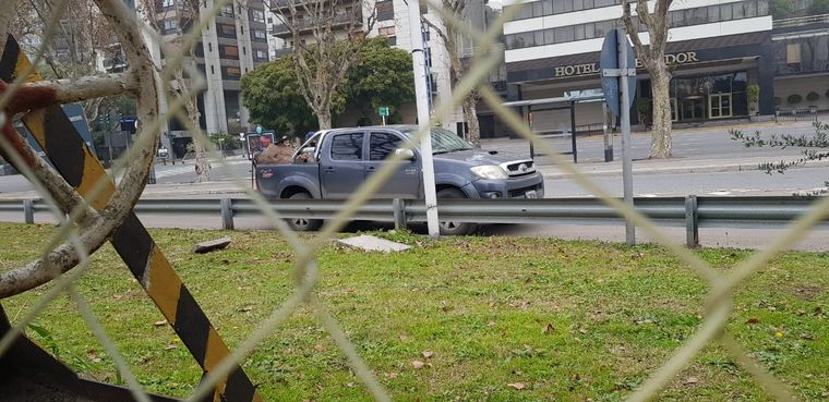 Robaron una escultura de Carlos Regazzoni.