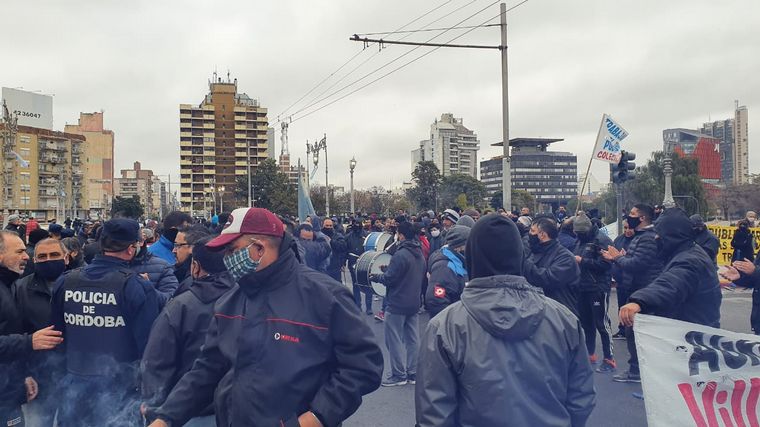 FOTO: Protesta de choferes de UTA Córdoba