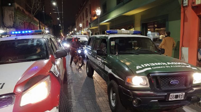FOTO: Hubo un amplio despliegue policial en Güemes, Nueva Córdoba y el Cerro.