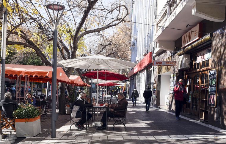 Mendoza pasó a fase de transmisión comunitaria.