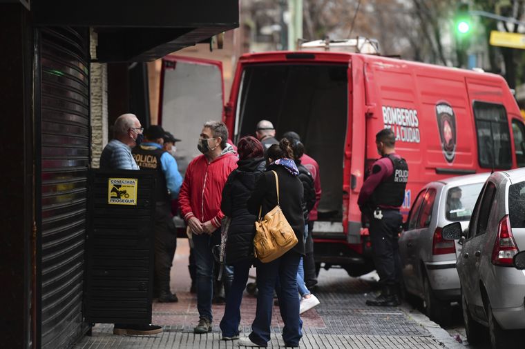 El asalto se produjo en una zapatería de la calle Membrillar al 25. 
