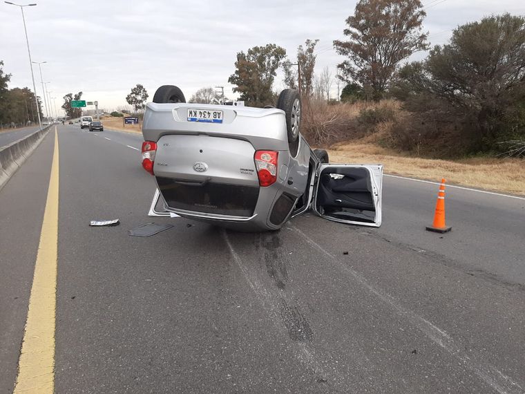 El conductor resultó con heridas leves.