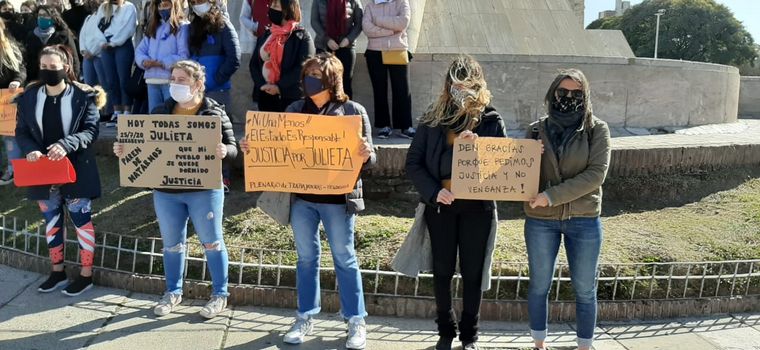 Marcha por el femicidio de Julieta Del Pino