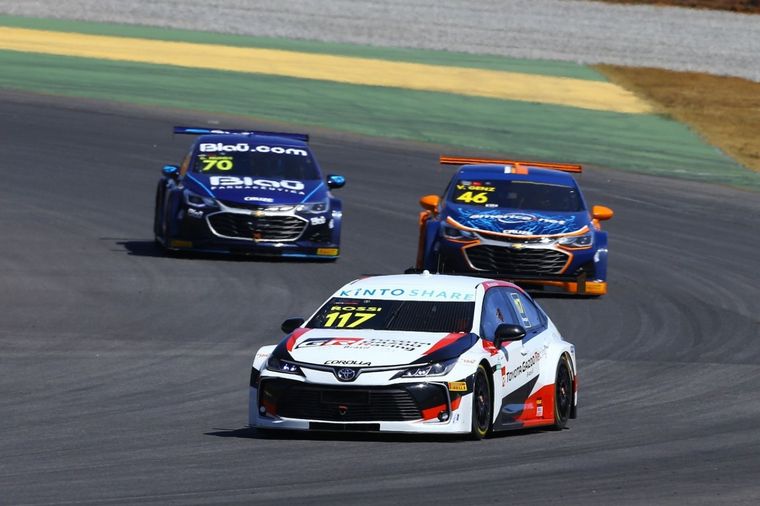 Para Rossi el domingo se complicó en la primera vuelta de ambas carreras