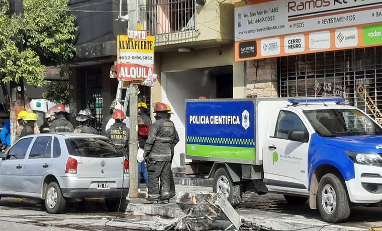 Incendio en Ramos Mejía,Buenos Aires: tres muertos. (FOTO @uliseslenz)