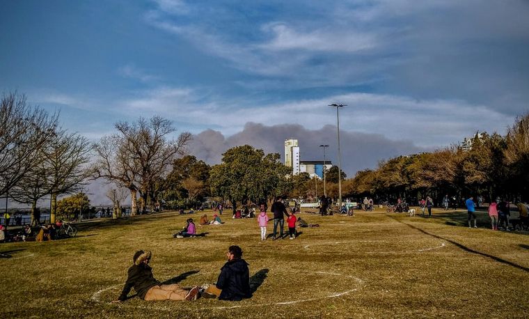 Volvió el humo a Rosario.
