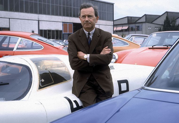 FOTO: El nuevo coche se presenta en el Salón de Frankfurt de 1963 como Porsche 901