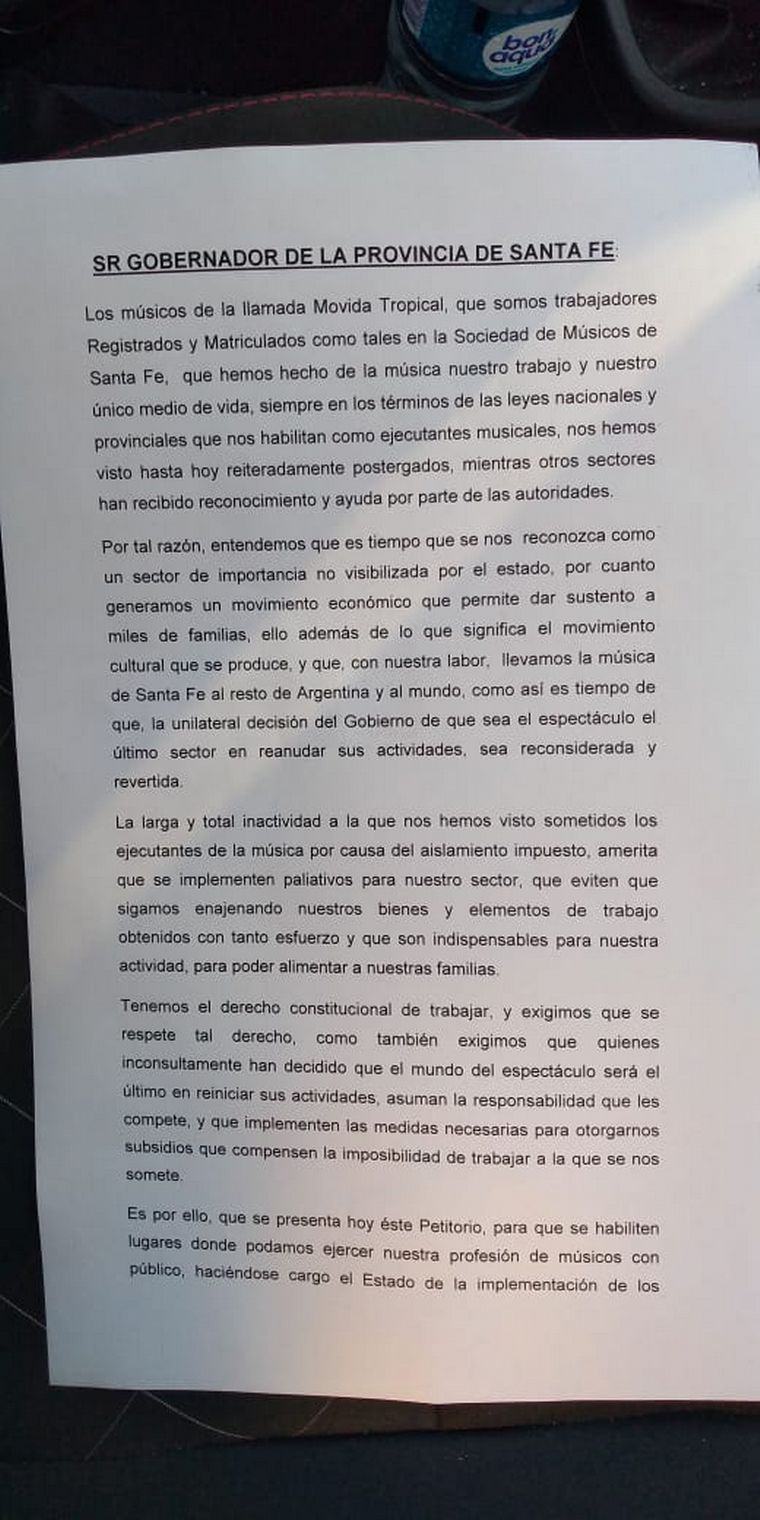 Músicos de Santa Fe marcharon para volver y afloró la grieta