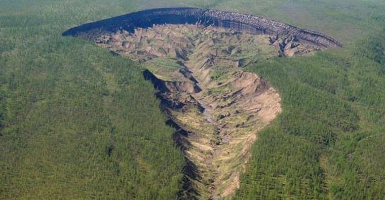 El cráter de Batagaika en la República de Sajá, Rusia.