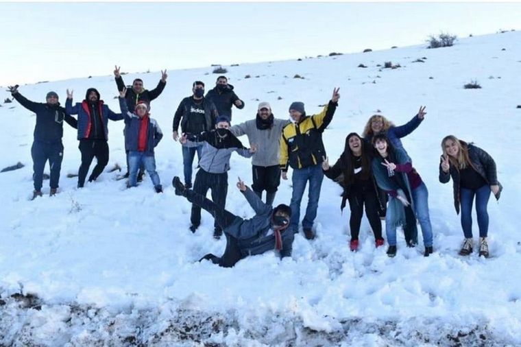 La polémica foto de diputados de Chubut en la nieve.