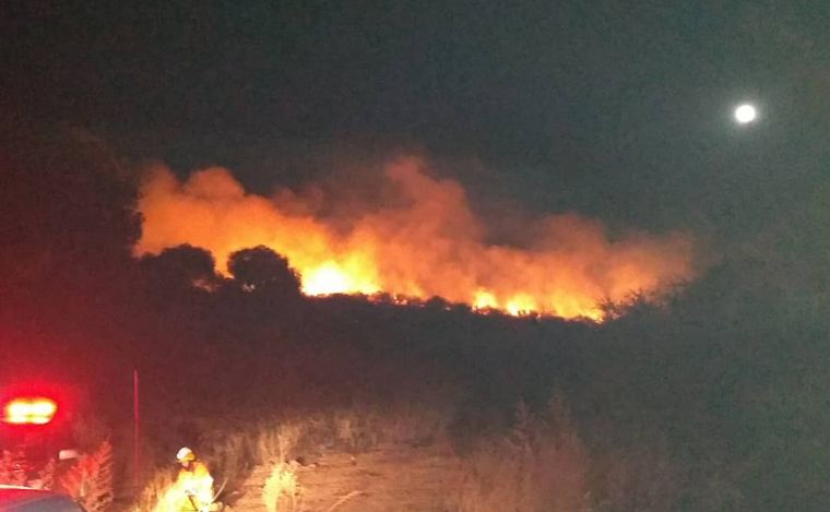 FOTO: El clima potencia los incendios en las sierras de Córdoba.