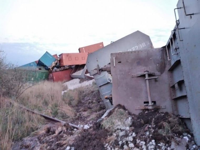 El descarrilamiento del tren ocasionó un incendio de pastizales cerca de Bahía Blanca