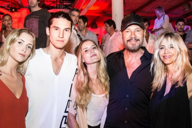 Francisco Tinelli publicó una foto junto a su novia que llamó la atención.