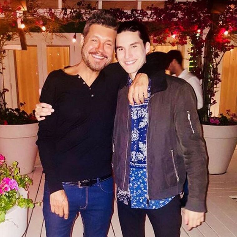 Francisco Tinelli publicó una foto junto a su novia que llamó la atención.