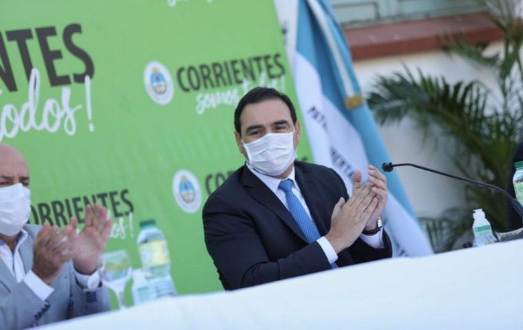 Eel mandatario correntino dijo que el DNU le parece "contradictorio".