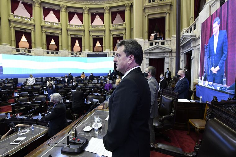 FOTO: El debate se realizó en una sesión mixta, con mayoría de legisladores online. 