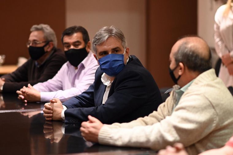 La Municipalidad de Córdoba acordó con taxistas y remiseros