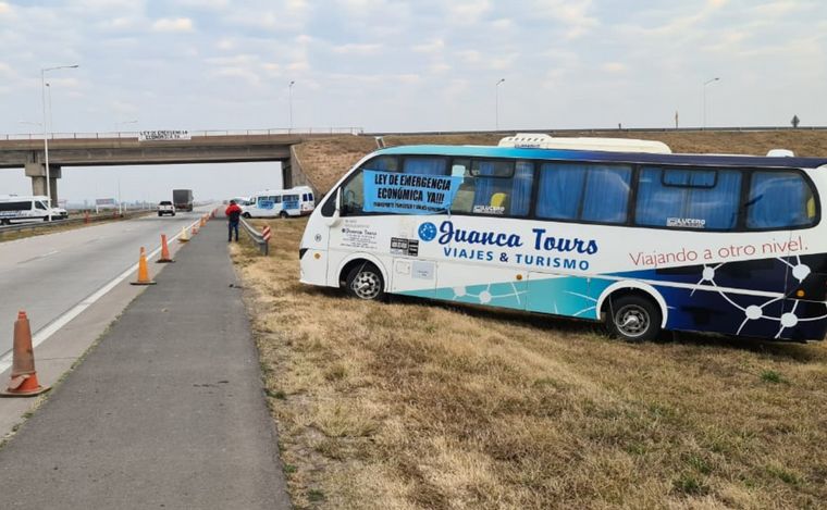 Protesta a la vera de la autopista Córdoba-Rosario.