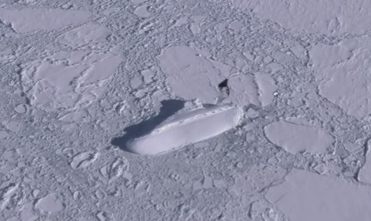 Usuarios encontraron un barco en la Antártida.