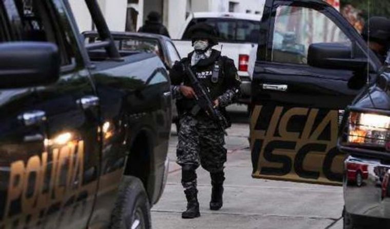 Investigan secuestro de un comerciante por sujetos vestidos de policías en México