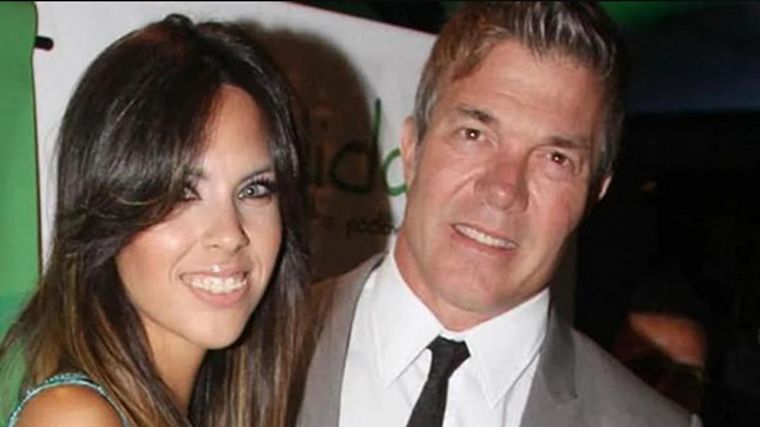 La modelo y el abogado pasan la cuarentena en su casa de campo.