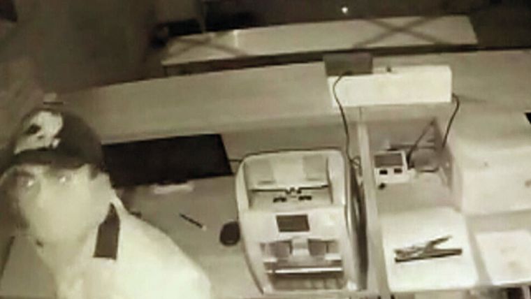 El ladrón murió durante un robo en un banco de la India.