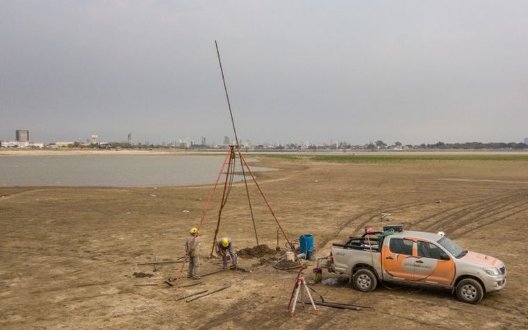 Realizan perforaciones en la laguna Setúbal de Santa Fe.