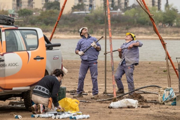 Realizan perforaciones en la laguna Setúbal de Santa Fe.