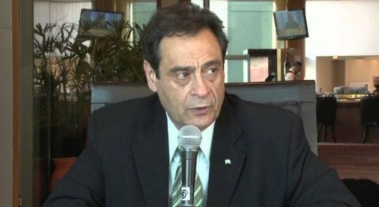 Guillermo Marianacci le presentó su renuncia a Martín Llaryora.