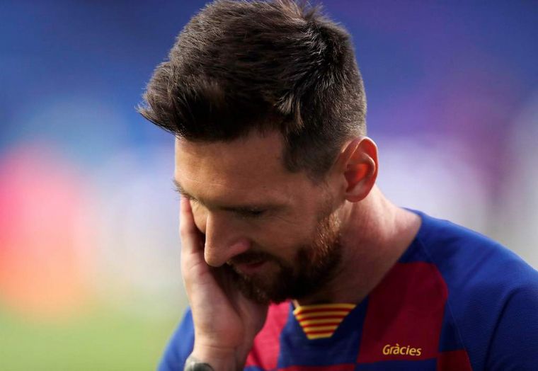 FOTO: Lionel Messi sufrió la dura derrota del Barcelona.