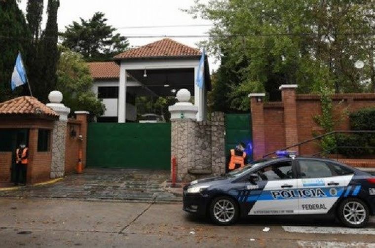 Cuatro efectivos de la Policía Federal, que trabajan en Olivos, tienen coronavirus.