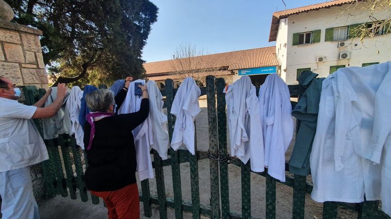 Marcha y movilización de médicos en Córdoba.