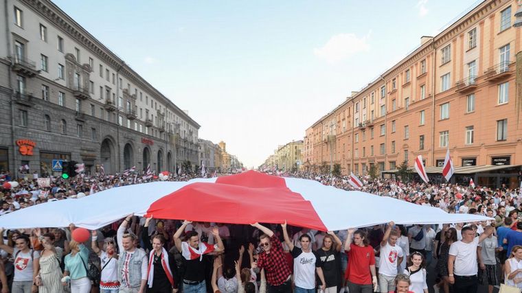 Las protestas contra el presidente Aleksándr Lukashenko no cesan