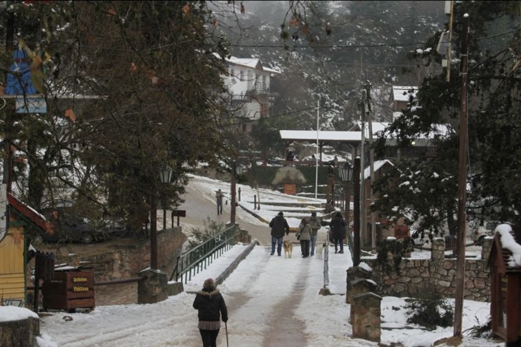 FOTO: Copiosa nevada cubrió La Cumbrecita en Calamuchita, Córdoba.