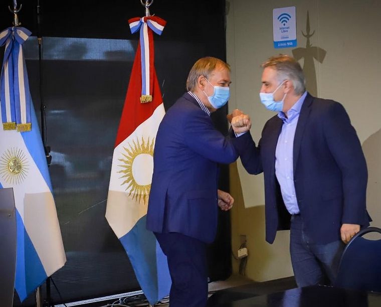 Schiaretti y Llaryora firmaron el convenio que pone en marcha el proceso.  