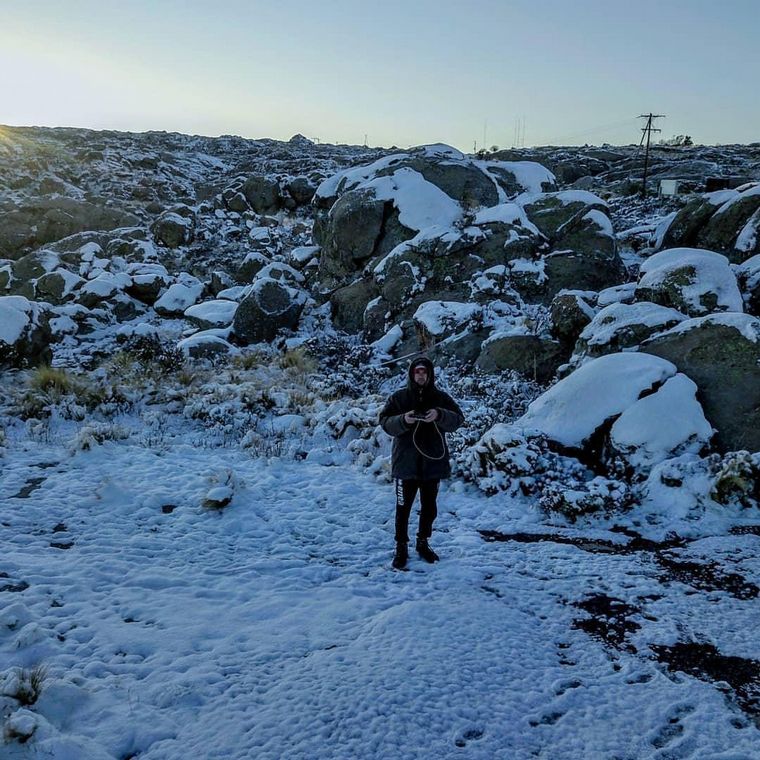 El Parador Giulio Cesare completamente nevado y desde el cielo (Foto: Juan Filloy).