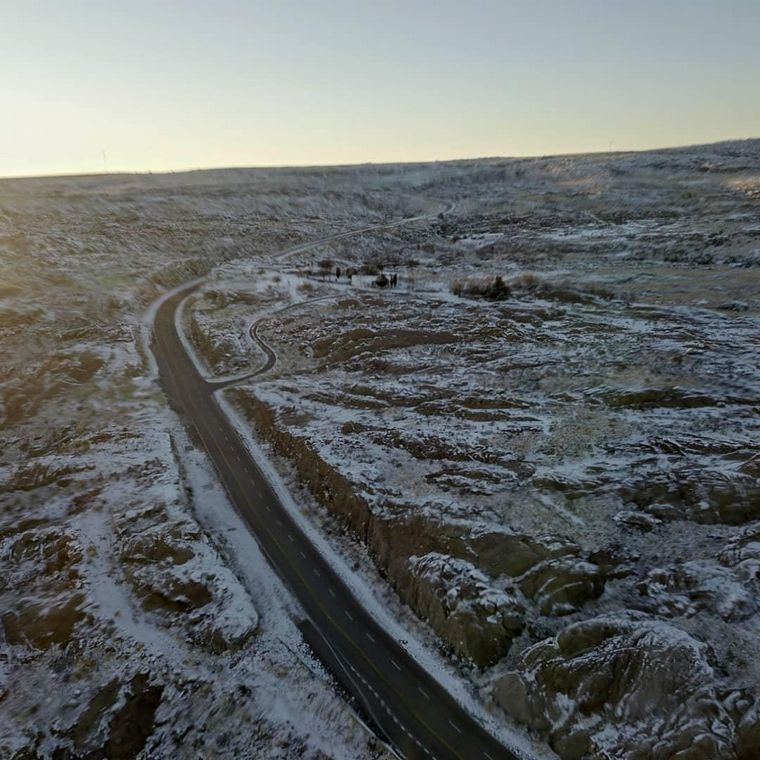 El Parador Giulio Cesare completamente nevado y desde el cielo (Foto: Juan Filloy).