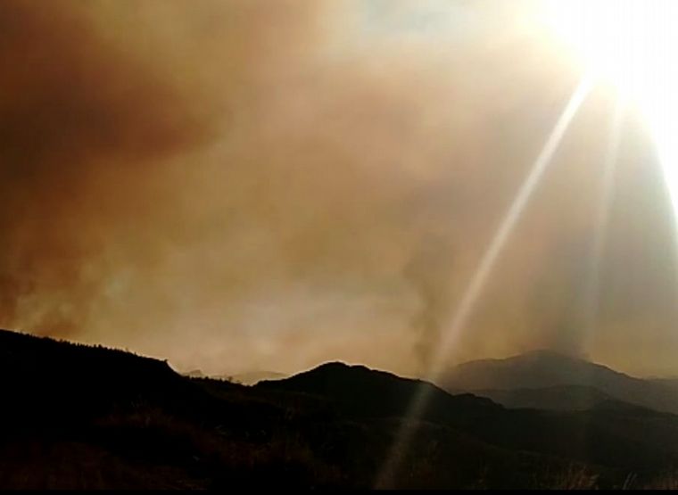 Continúa activo el incendio en la zona de Ongamira.