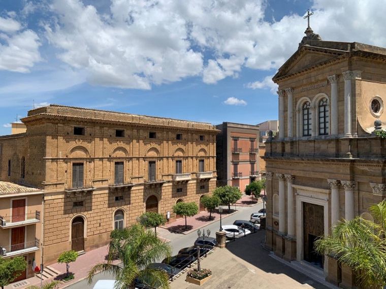 Venden casas en Sicilia por dos euros.