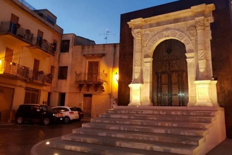 Venden casas en Sicilia por dos euros.