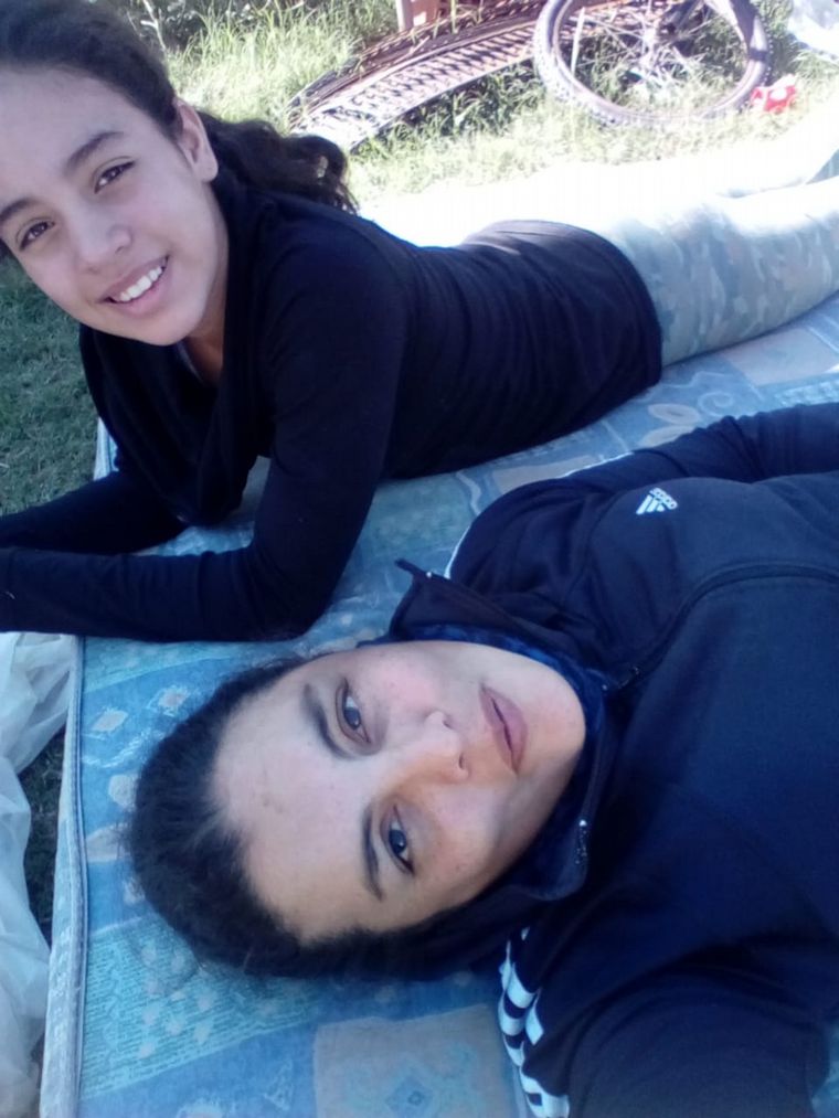 Priscila le salvó la vida a su papá Claudio, herido por una amoladora.