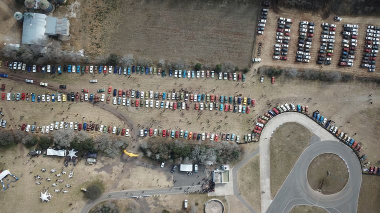 530 Torineros y 5000 personas celebraron los "50 años" en la casa de Oreste Berta.