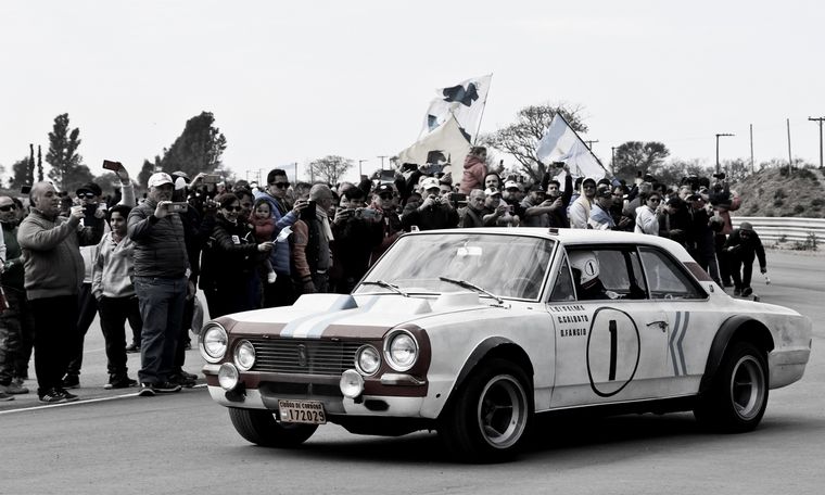 El Torino Nº1 con "Cacho" Fangio al volante, en los festejos de 2019.