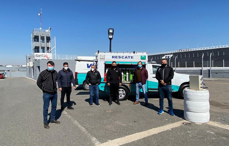 Integrantes del Coe, y Agencia Cba Deportes en el "Cabalén"