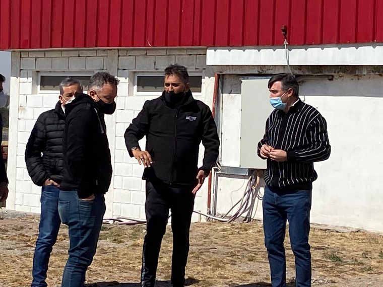 Salazar (Aut.Cabalén) y Raies (Ag.Deportes) explican al COE los protocolos.