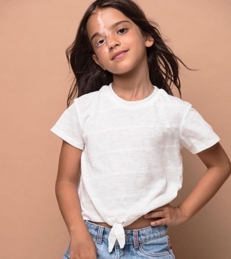 La niña, afectada por las bombas de Beirut, aparecerá en Vogue Arabia.