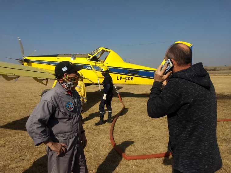 "El Polaco" uno de los pilotos de los aviones hidrantes que luchan contra el fuego.